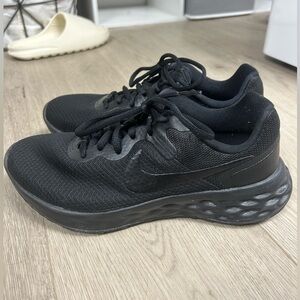 Nike Women’s Revolution 6 Black Running Shoes